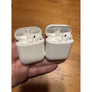 Lot 2 Apple AirPod 2nd Gen With Charging Case A2032 (Right Pod Only + Case)
